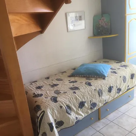 Daire Appartement En Duplex Avec Balcon, A 5 Minutes De La Plage - Chambre Double, Canape Lit Et Lit Simple